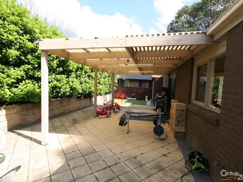 8 Bombala Crescent, Quakers Hill NSW 2763