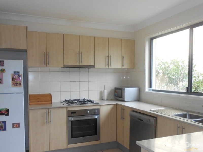 32 Treetop Circuit, Quakers Hill NSW 2763