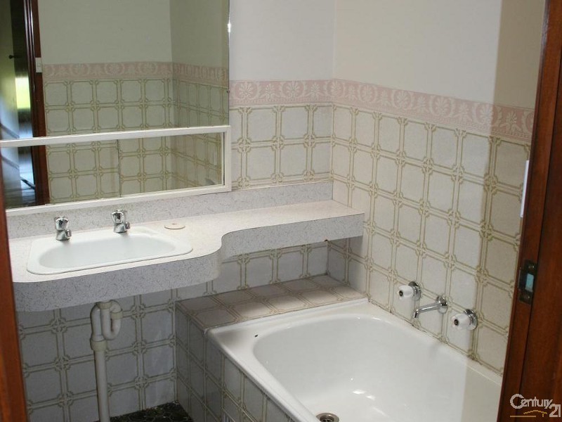 37 Bombala Crescent, Quakers Hill NSW 2763