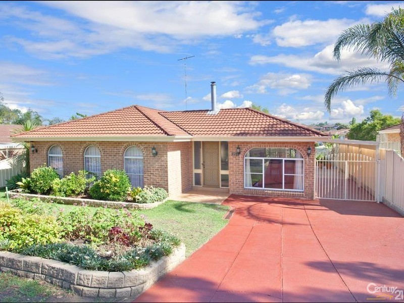 35 Goddard Crescent, Quakers Hill NSW 2763