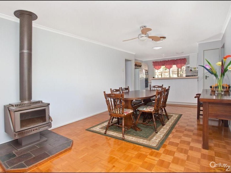 35 Goddard Crescent, Quakers Hill NSW 2763