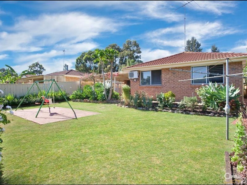 35 Goddard Crescent, Quakers Hill NSW 2763