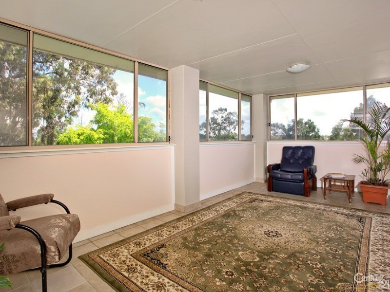 6 Caira Place, Quakers Hill NSW 2763