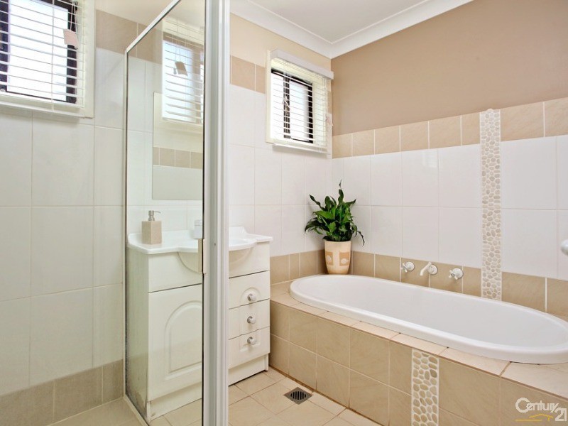 6 Caira Place, Quakers Hill NSW 2763