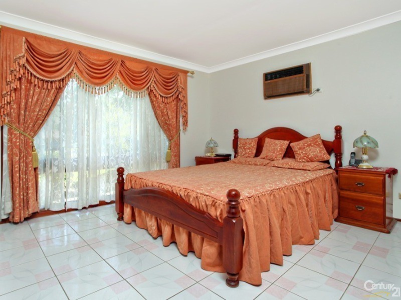 19 Penn Crescent, Quakers Hill NSW 2763