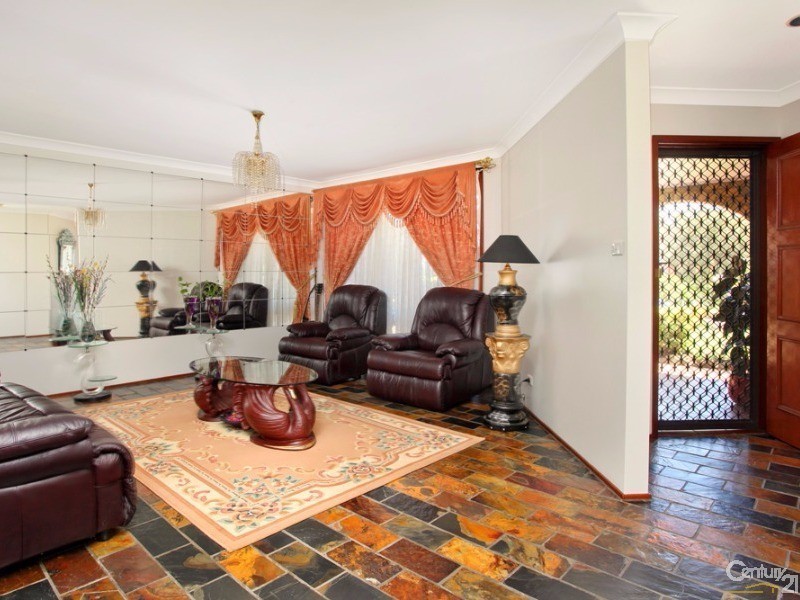 19 Penn Crescent, Quakers Hill NSW 2763