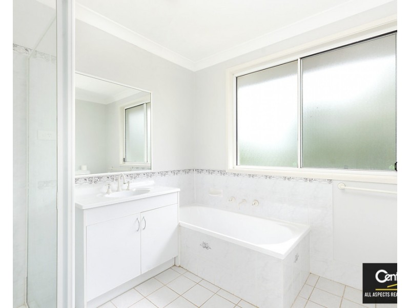 33 Yellowgum Avenue, Rouse Hill NSW 2155