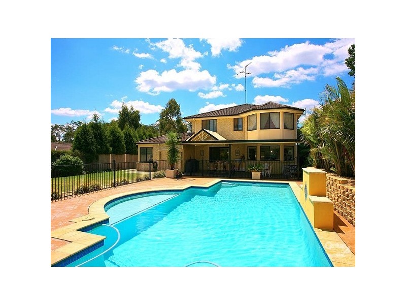 8 Paramount Crescent, Kellyville NSW 2155