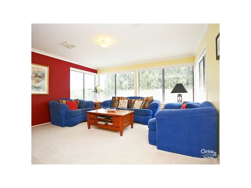 8 Paramount Crescent, Kellyville NSW 2155