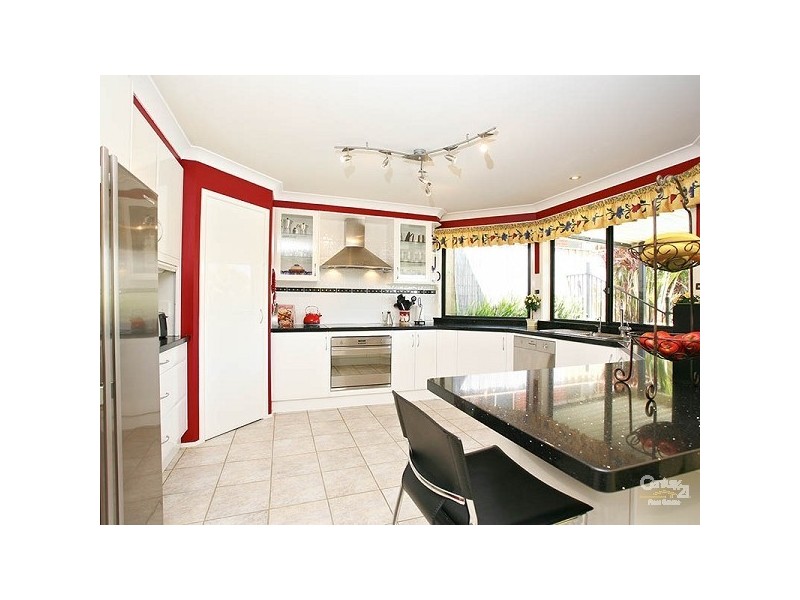 8 Paramount Crescent, Kellyville NSW 2155