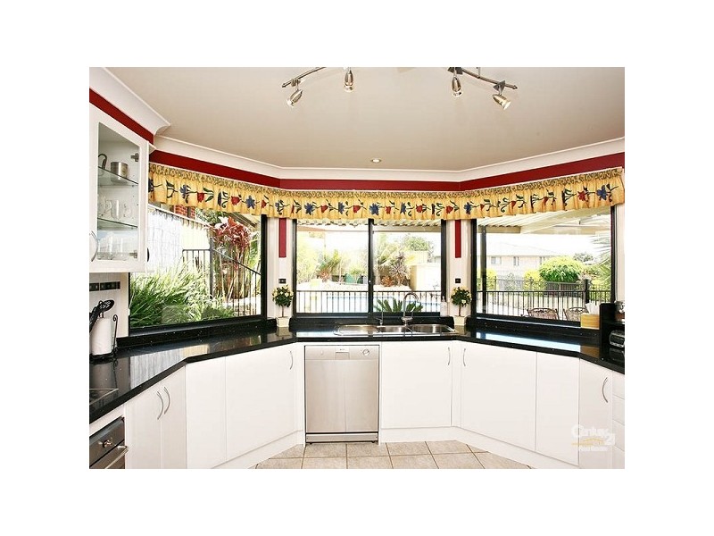 8 Paramount Crescent, Kellyville NSW 2155