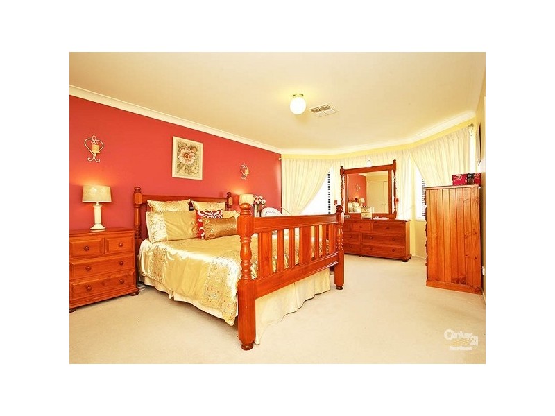 8 Paramount Crescent, Kellyville NSW 2155