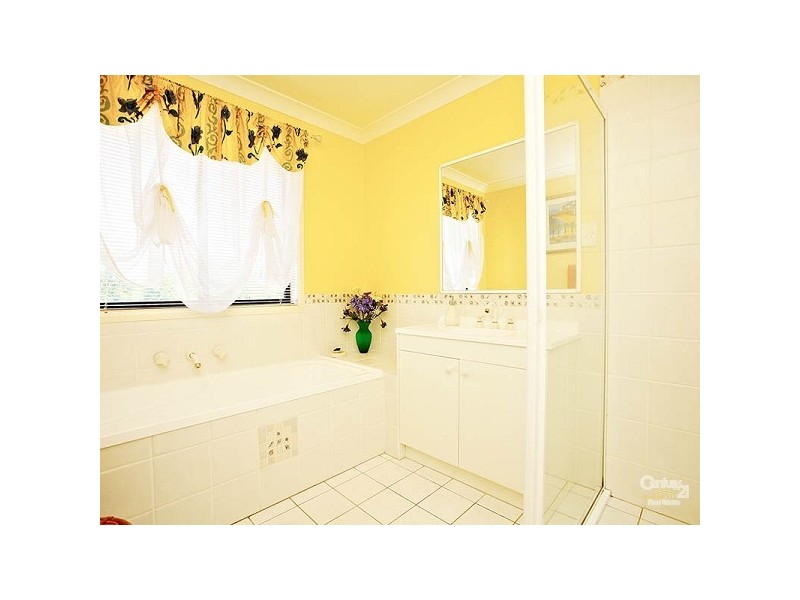 8 Paramount Crescent, Kellyville NSW 2155