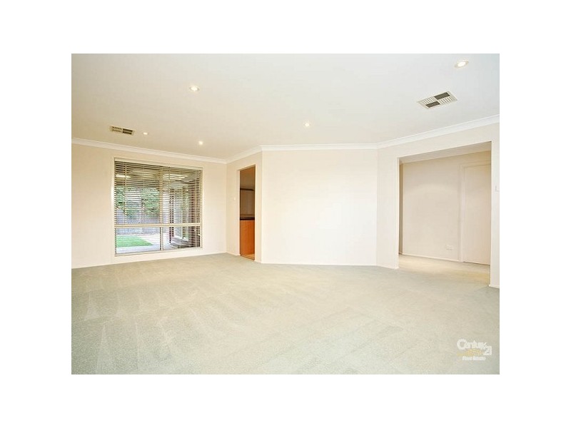 17 Yellowgum Ave, Rouse Hill NSW 2155