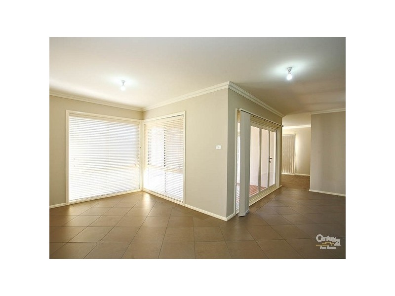 14 Honeyeater Cres, Beaumont Hills NSW 2155