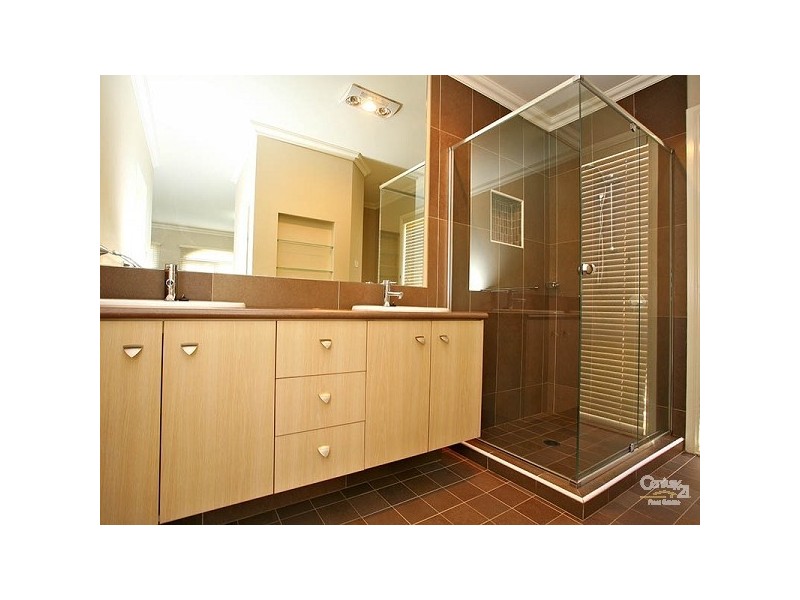 14 Honeyeater Cres, Beaumont Hills NSW 2155