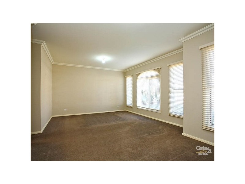 14 Honeyeater Cres, Beaumont Hills NSW 2155