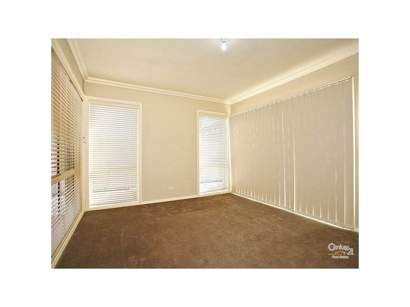 14 Honeyeater Cres, Beaumont Hills NSW 2155