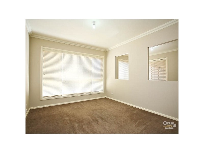 14 Honeyeater Cres, Beaumont Hills NSW 2155