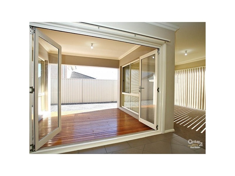 14 Honeyeater Cres, Beaumont Hills NSW 2155