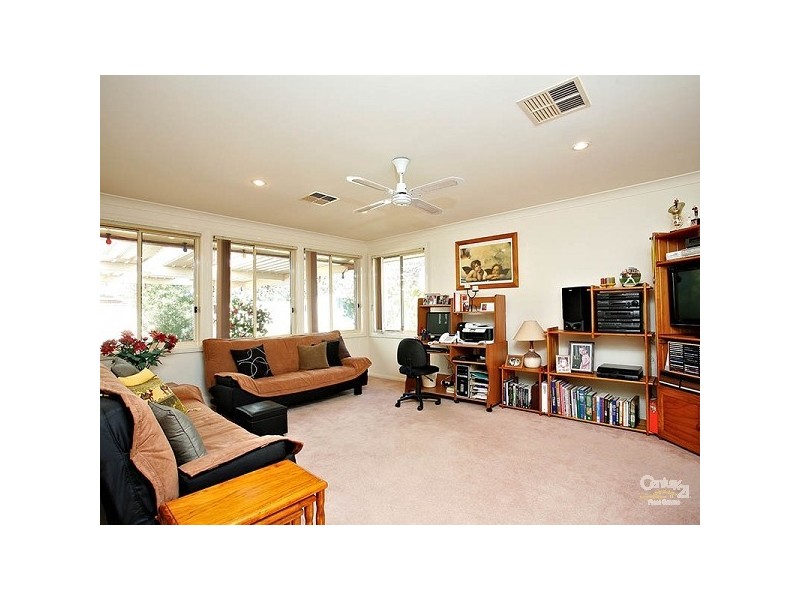 54 Thompson Cres, Glenwood NSW 2768