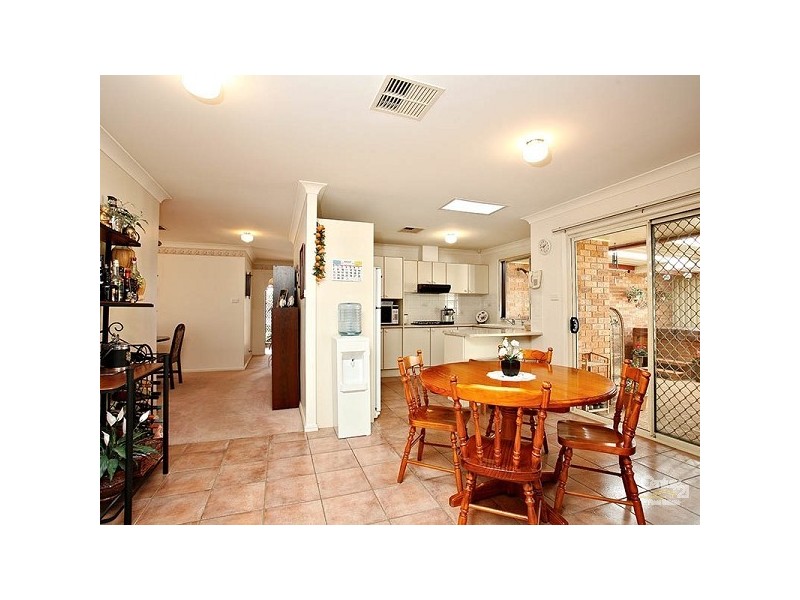 54 Thompson Cres, Glenwood NSW 2768