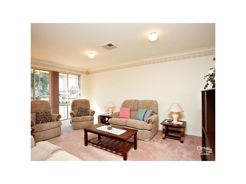54 Thompson Cres, Glenwood NSW 2768