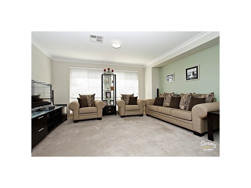 18 McCombe Ave, Rouse Hill NSW 2155