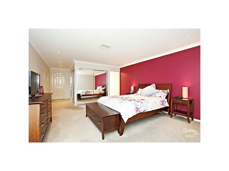 18 McCombe Ave, Rouse Hill NSW 2155