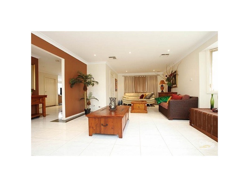 40 Broadleaf Cres, Beaumont Hills NSW 2155
