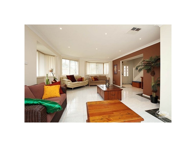 40 Broadleaf Cres, Beaumont Hills NSW 2155
