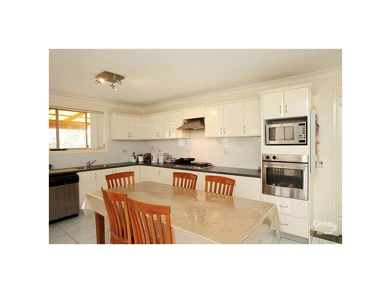 40 Broadleaf Cres, Beaumont Hills NSW 2155