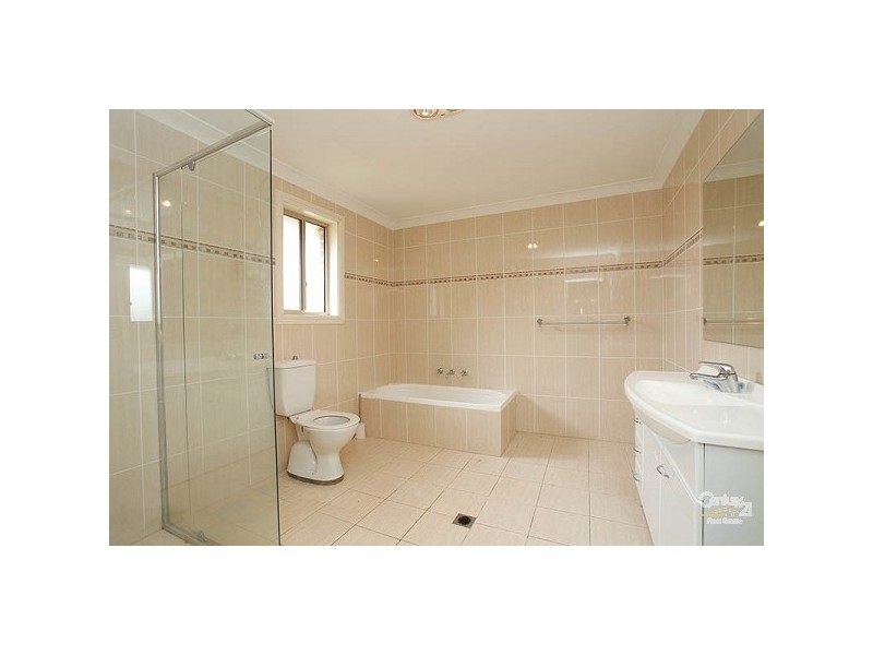 40 Broadleaf Cres, Beaumont Hills NSW 2155