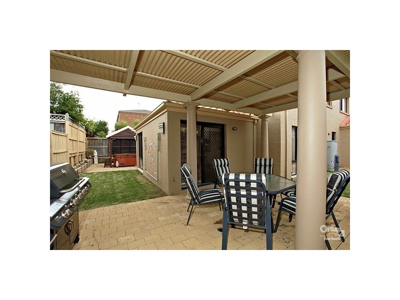 25 Sarah Jane Avenue, Beaumont Hills NSW 2155