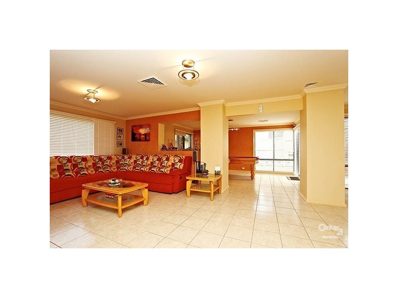 25 Sarah Jane Avenue, Beaumont Hills NSW 2155