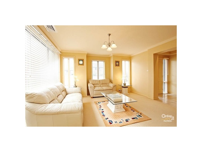 25 Sarah Jane Avenue, Beaumont Hills NSW 2155