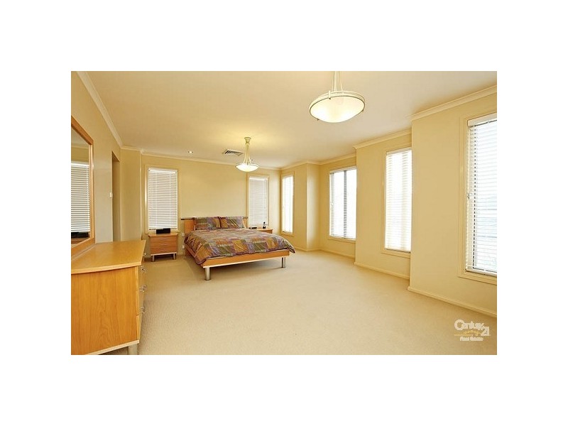 25 Sarah Jane Avenue, Beaumont Hills NSW 2155