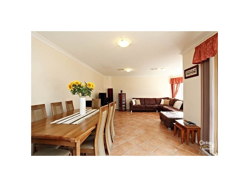 28 Stanford Cct, Rouse Hill NSW 2155