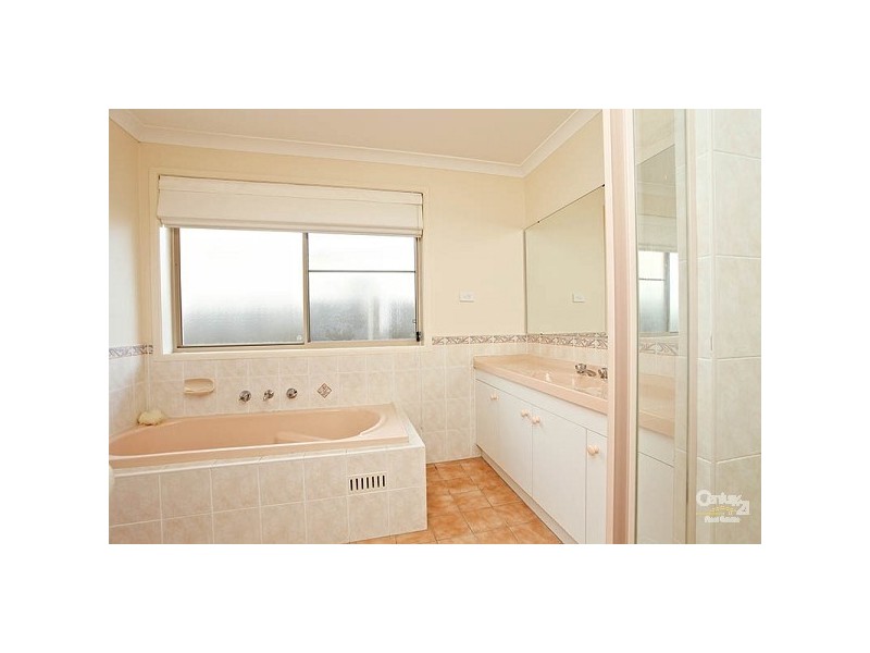 28 Stanford Cct, Rouse Hill NSW 2155