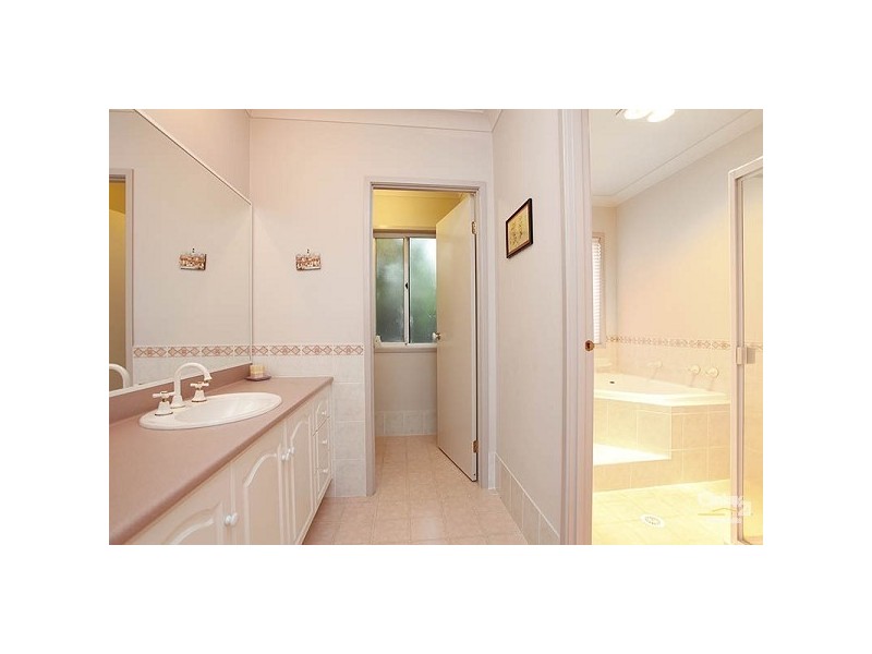 4 Barnes Place, Rouse Hill NSW 2155