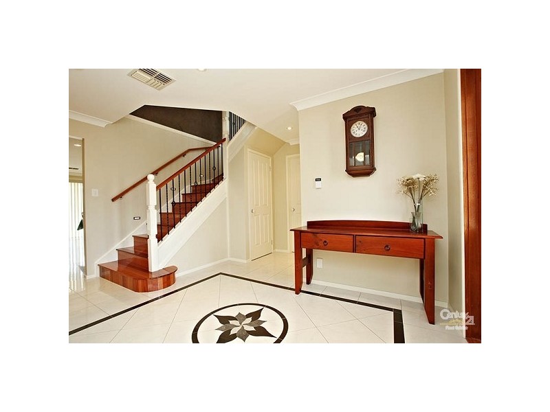 5 John Warren Ave, Glenwood NSW 2768