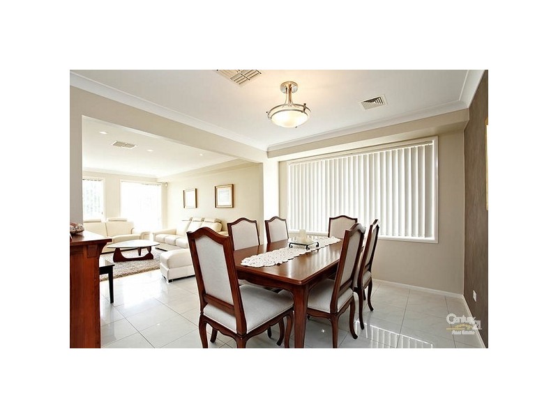 5 John Warren Ave, Glenwood NSW 2768