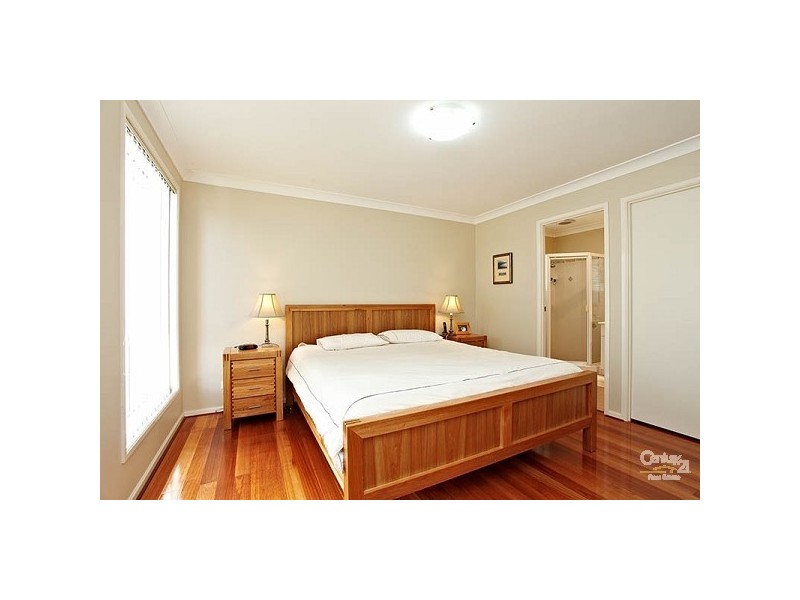 5 John Warren Ave, Glenwood NSW 2768