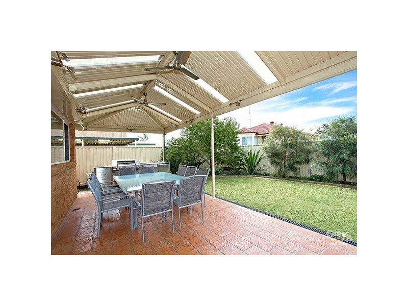 5 John Warren Ave, Glenwood NSW 2768