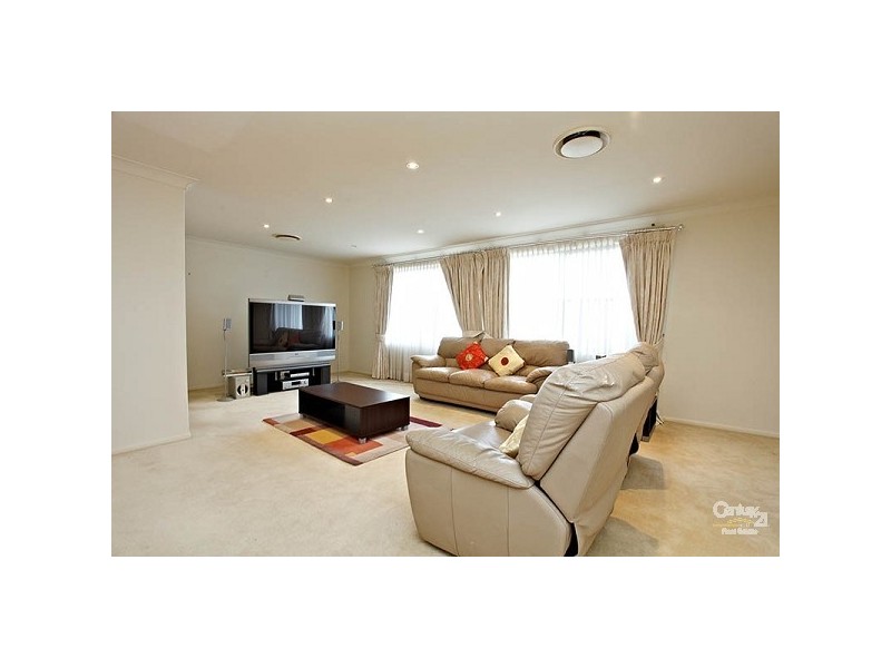 11 Vivaldi Place, Beaumont Hills NSW 2155