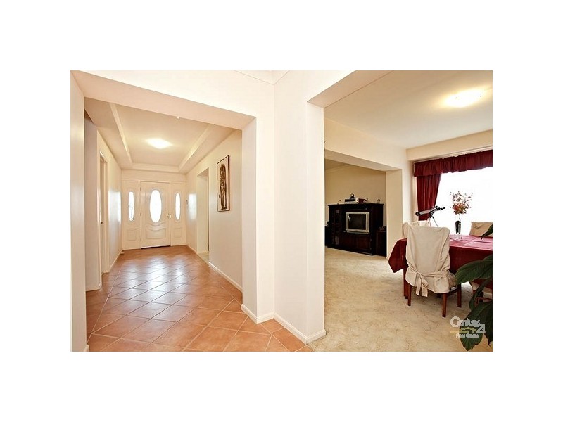 142 Brampton Drive, Beaumont Hills NSW 2155