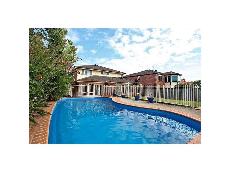 142 Brampton Drive, Beaumont Hills NSW 2155