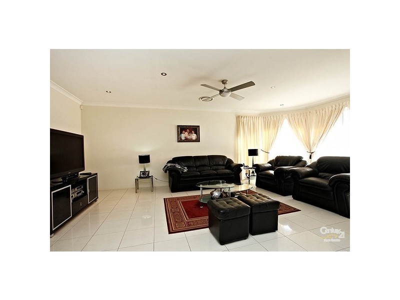 8 Sovereign Ave, Kellyville Ridge NSW 2155