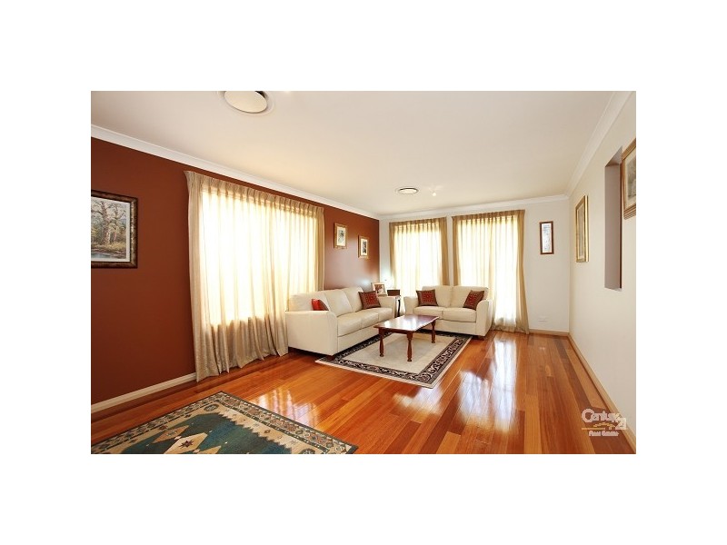 10 Islington Rd, Stanhope Gardens NSW 2768