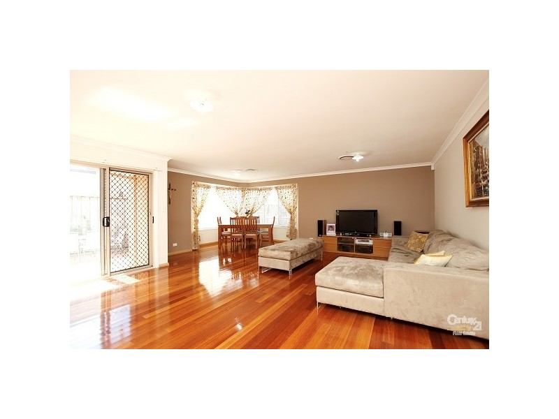 10 Islington Rd, Stanhope Gardens NSW 2768